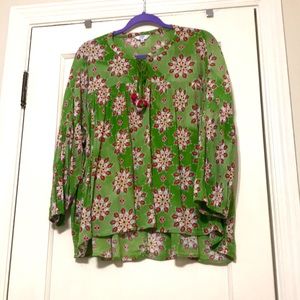 crown & ivy green and pink top